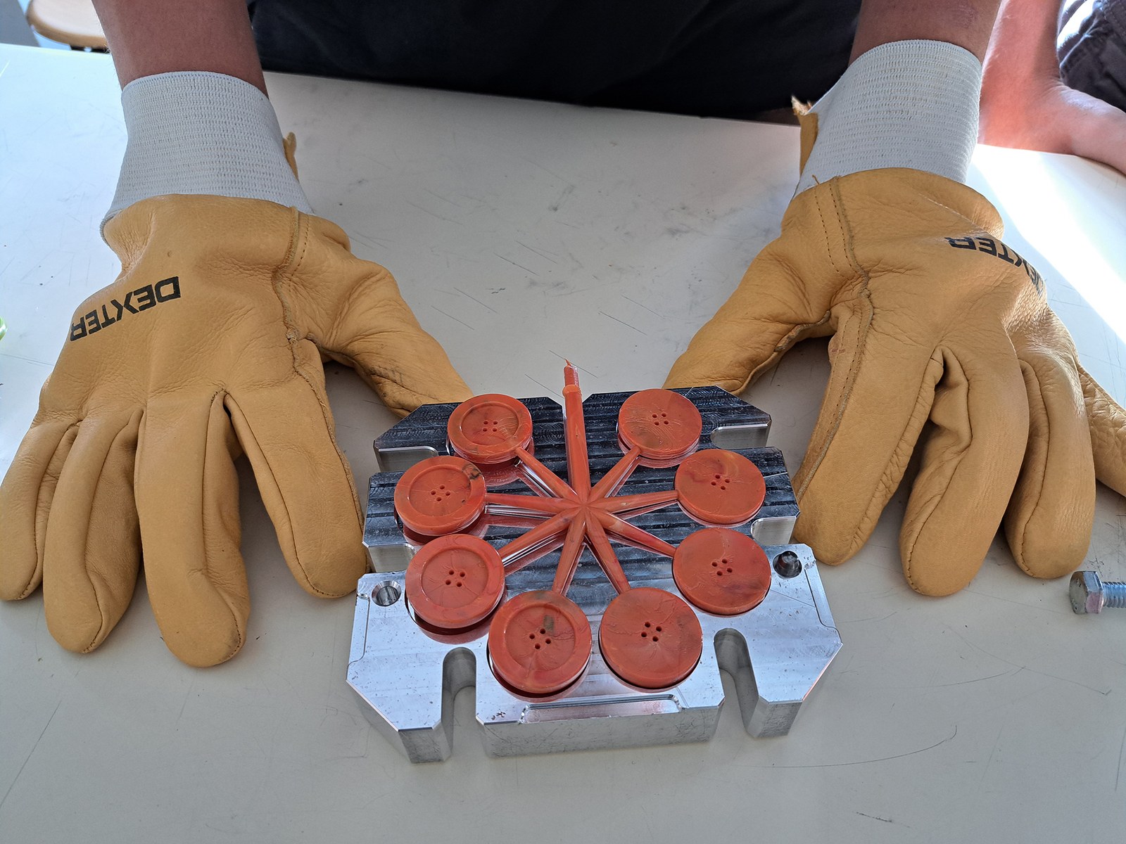 PlastikoEKIN: Hondakinak arte bihurtu!