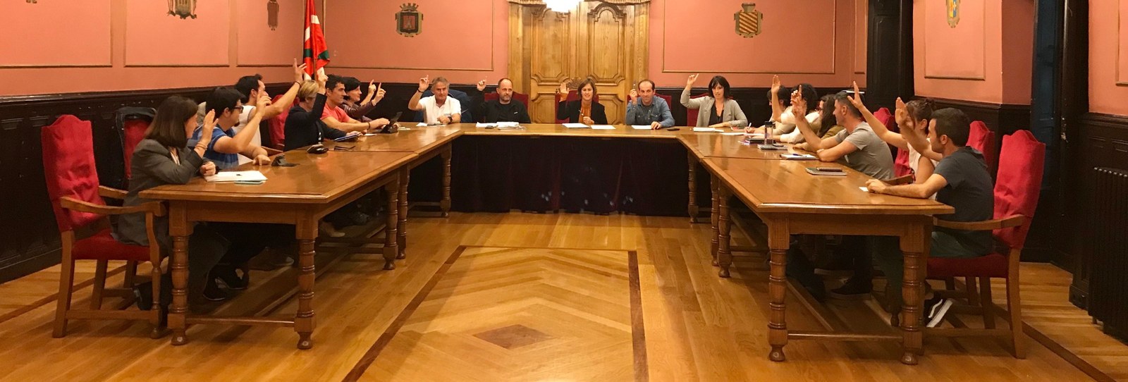 2020ko Ordenantza Fiskaletan hobari berriak sortu eta tasa eta zergak eguneratzea onartu da aho batez