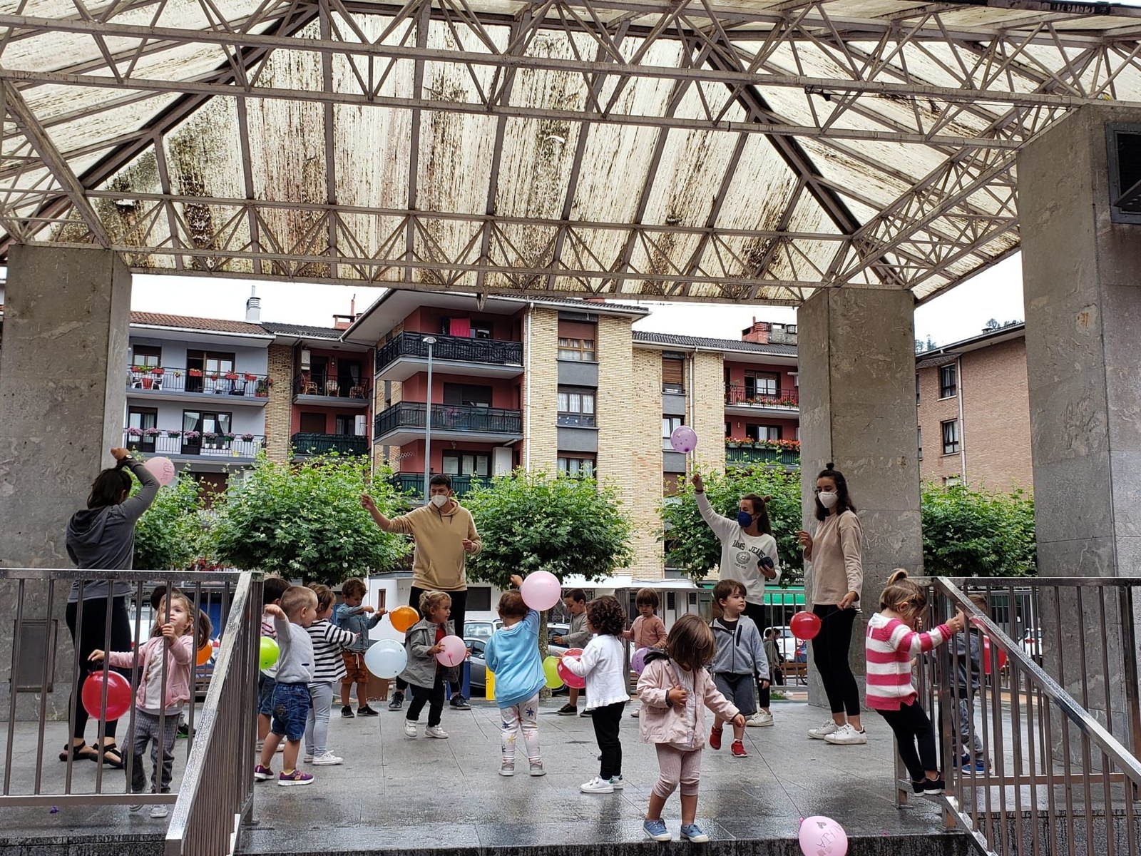 405 haurrek gozatu dute udal udaleku irekiez