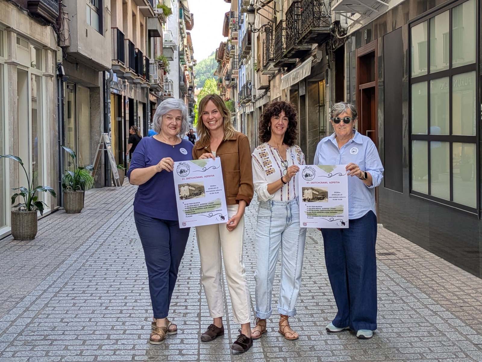 60 pertsonak baino gehiagok parte hartuko dute Azpeitiko Sketchcrawl marrazketa topaketan