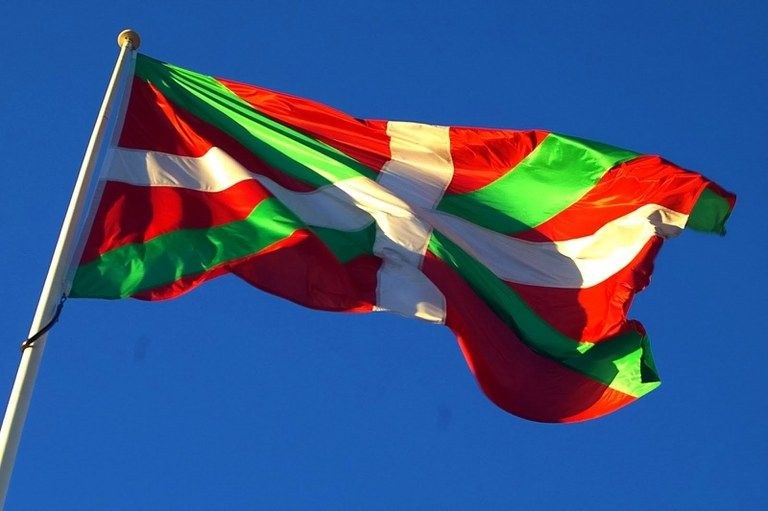 Aberri Egunerako Euskal Herria Baterak eginiko deialdiarekin bat egiten du Azpeitiko Udalak