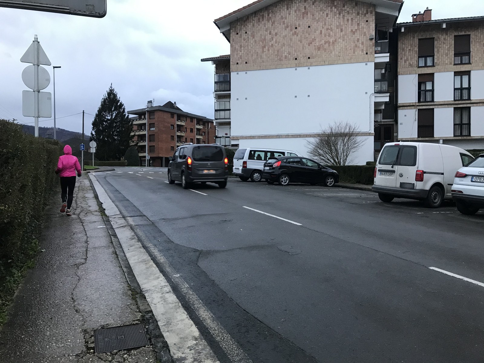 Abian da Garmendi 9 eta 13 etxeatarien ingurua hobetzeko lehiaketa publikoa