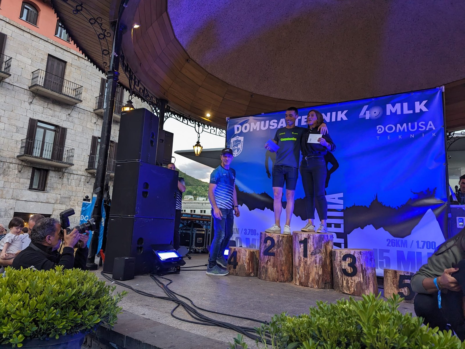 Alde Zaharra itxita egongo da bihar ibilgailuentzat