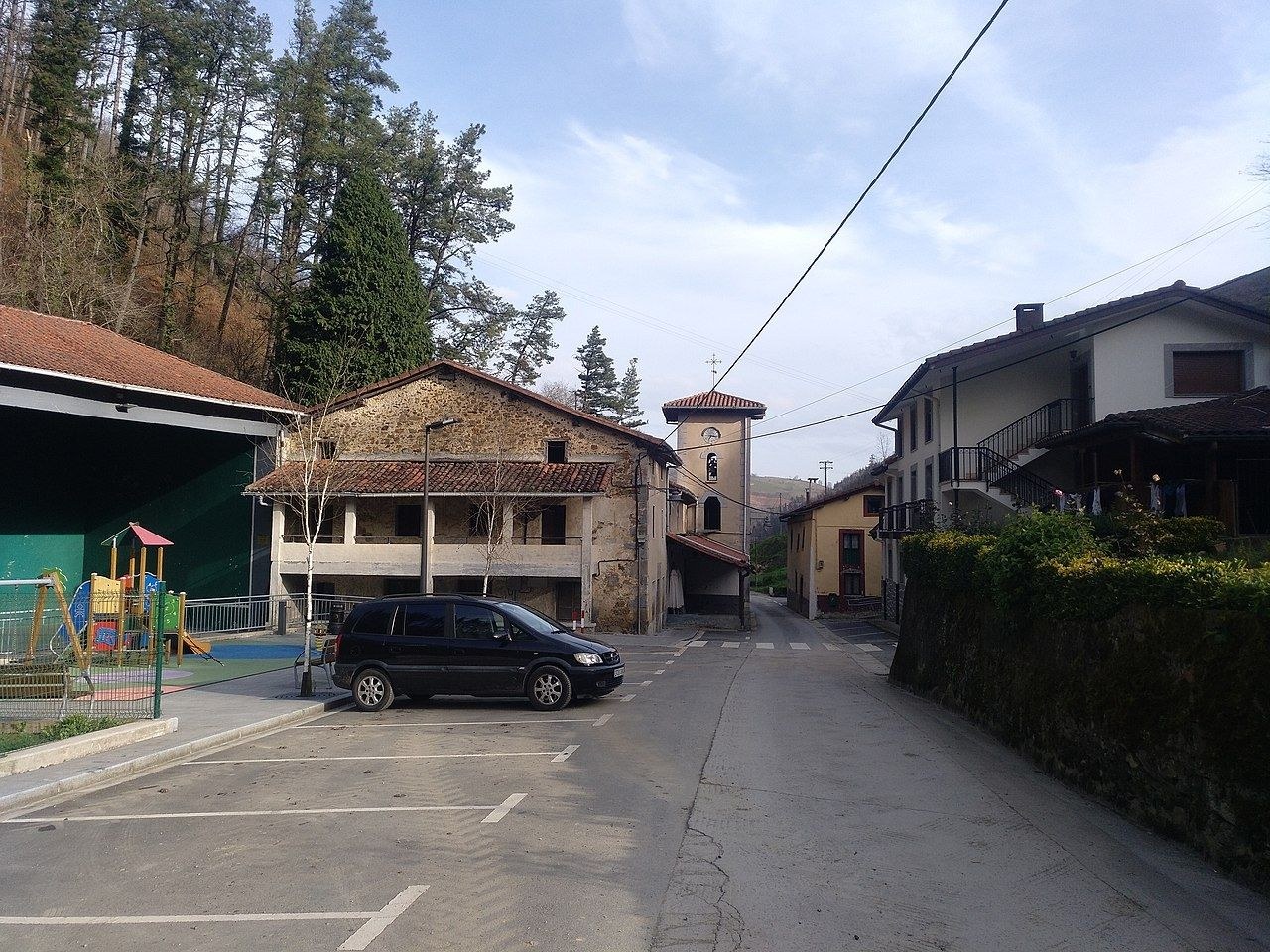 Aratz- errekako frontoia konpondu eta saneamendu sarea hobetzeko lehiaketa publikoa jarri du abian udalak