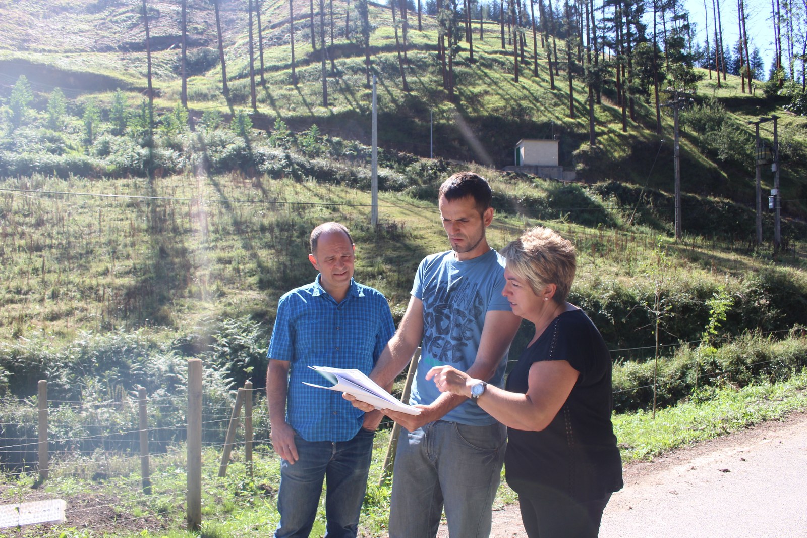 Aratz-errekako ur zikinak modu natural eta ekologikoan garbitzeko araztegia jarri da