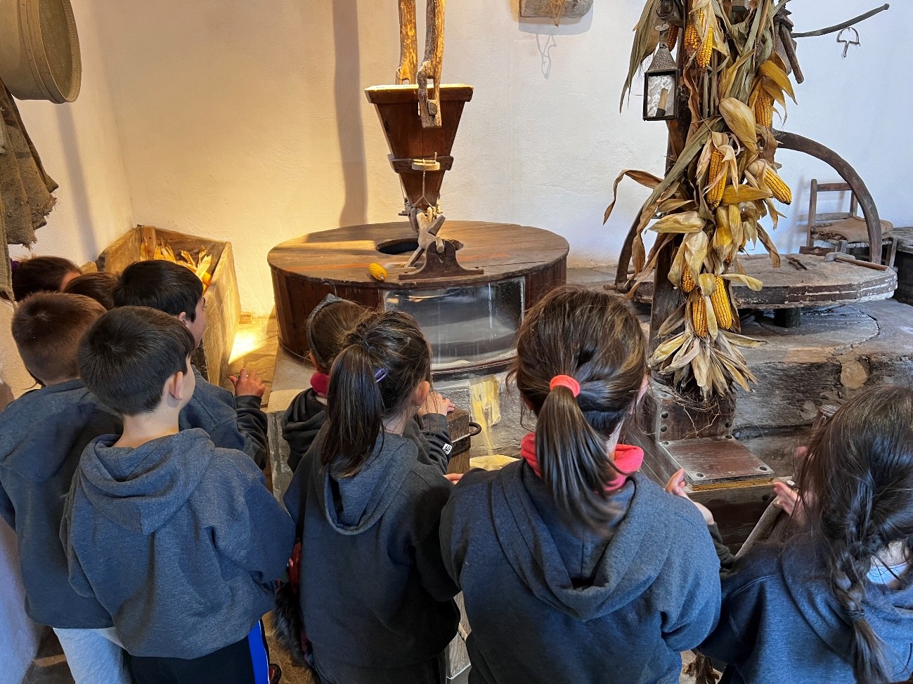 Aste Santuan irekita egongo da turismo bulegoa