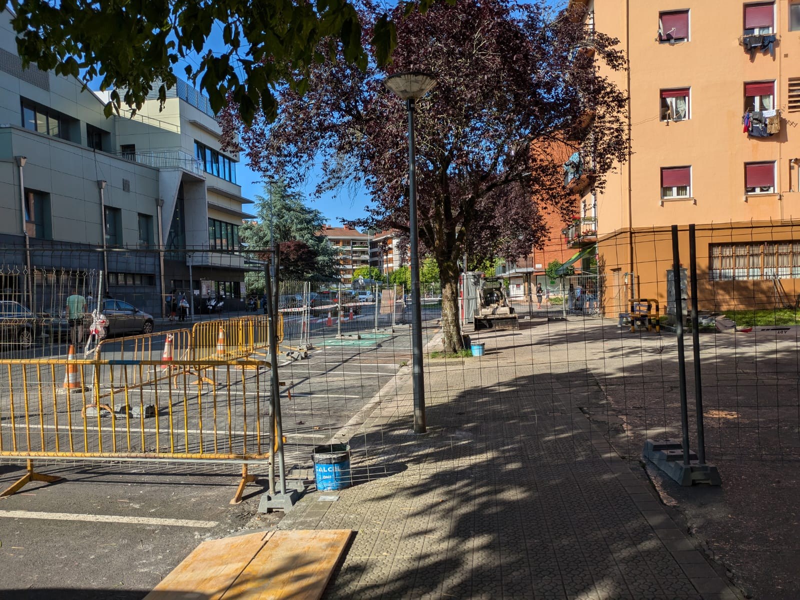 Aurrera jarraitzen dute Salbe auzoko lanek