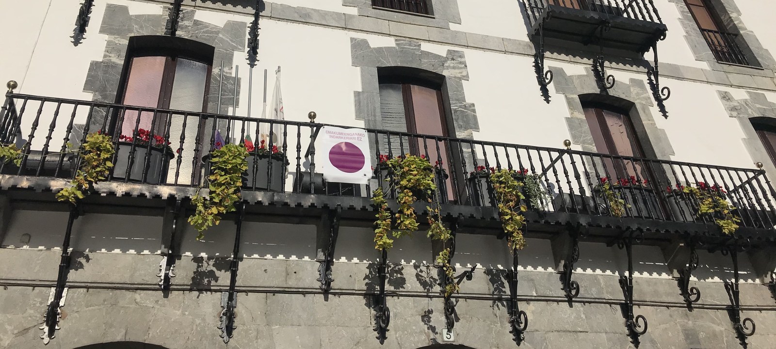 Azaroak 25, Emakumeen Kontrako Indarkeria ezabatzeko Nazioarteko Eguna, Udal Gobernuaren adierazpena