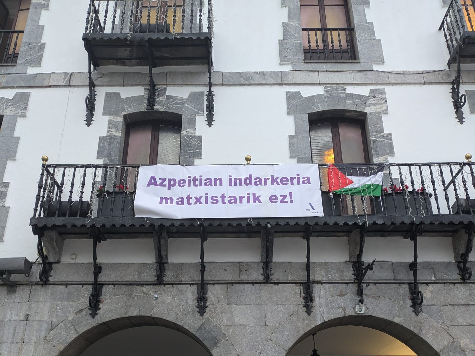 Azaroaren 25eko udal adierazpena