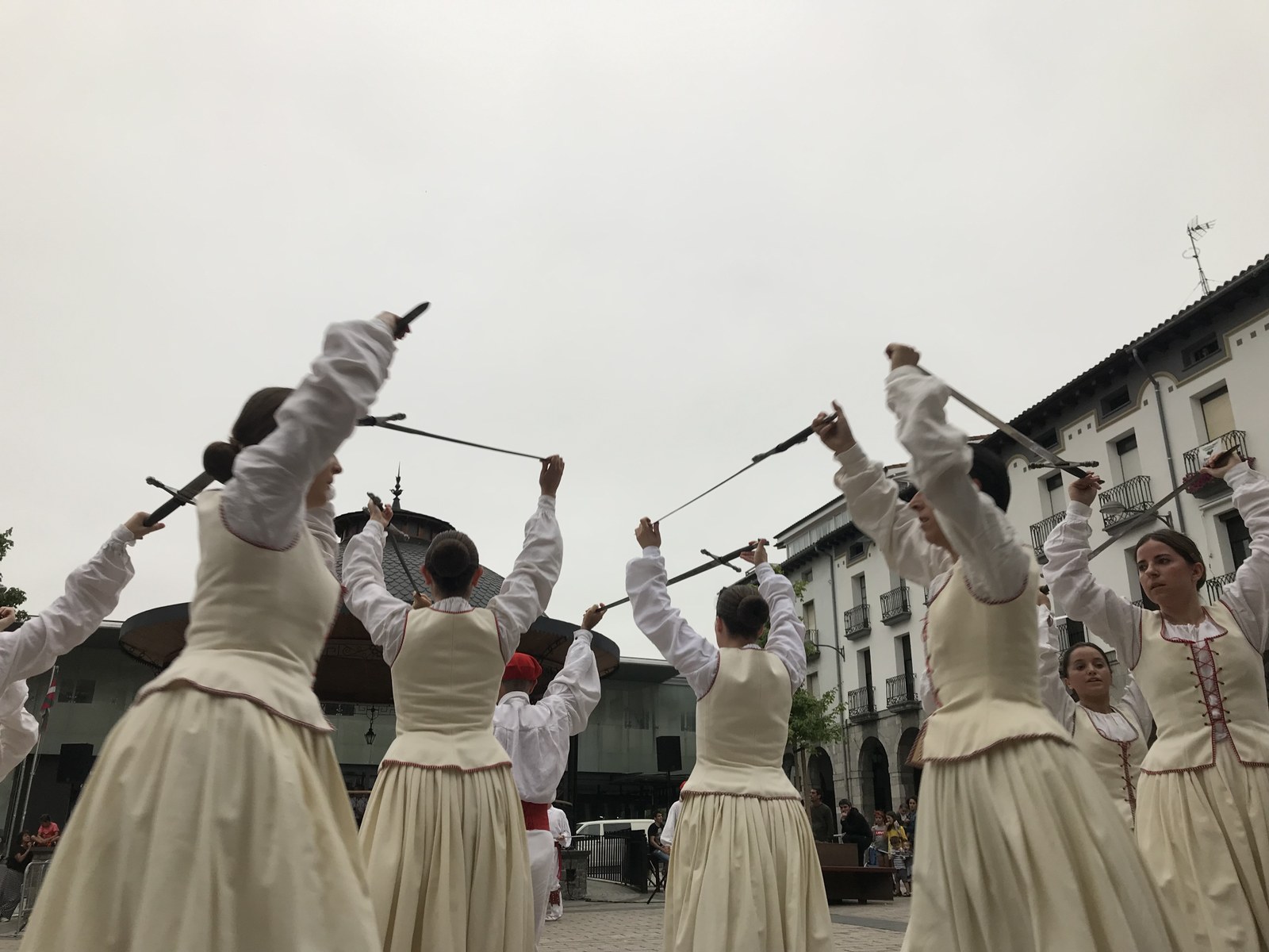 Azpeitia dantzan jarriko dute uztailean