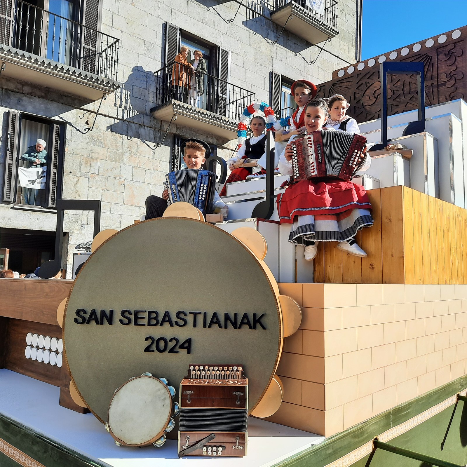 'Azpeitiko antzinako lanbideak' izango da haurren karrozako gaia