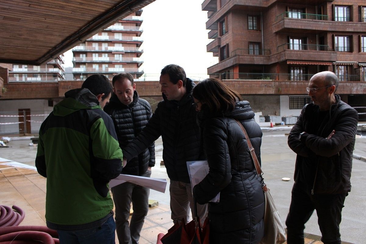 Bide onetik doaz Loiolabideko garajeetako hezetasun arazoak konpontzeko obrak