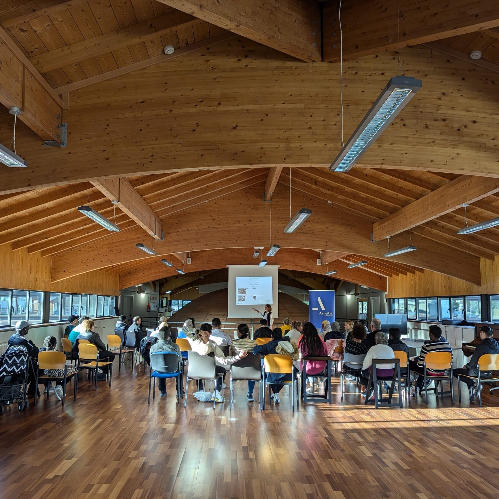 Bigarren ongietorri ekitaldian, herriko eragileak ere bai