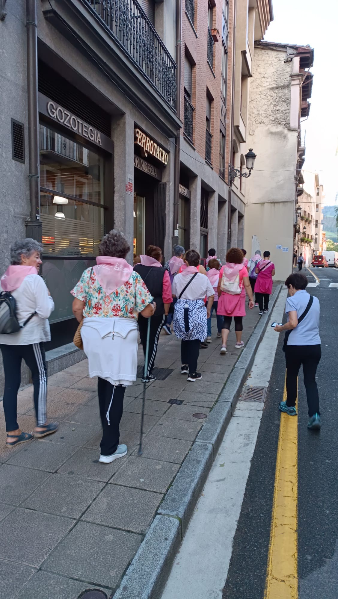 Bularreko minbiziaren aurka bat eginda