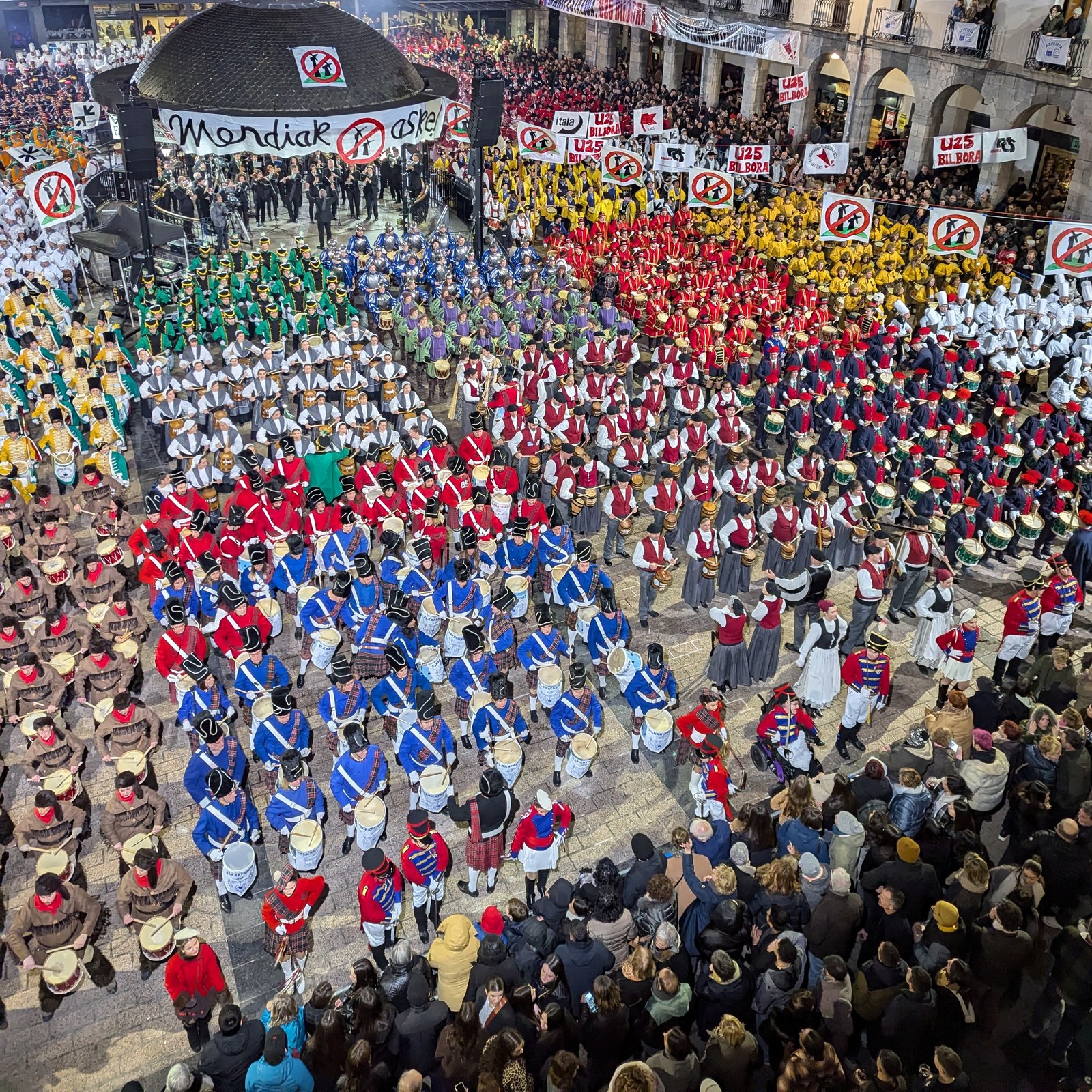 Danbor hotsek, etenik ez
