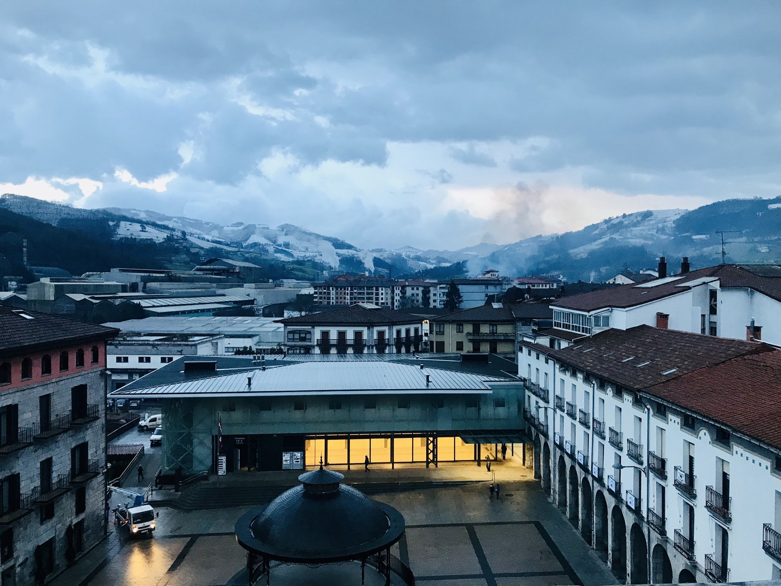 Datozen orduotako eguraldi iragarpena dela eta, herritarrei arretaz ibiltzeko eskatzen die udalak