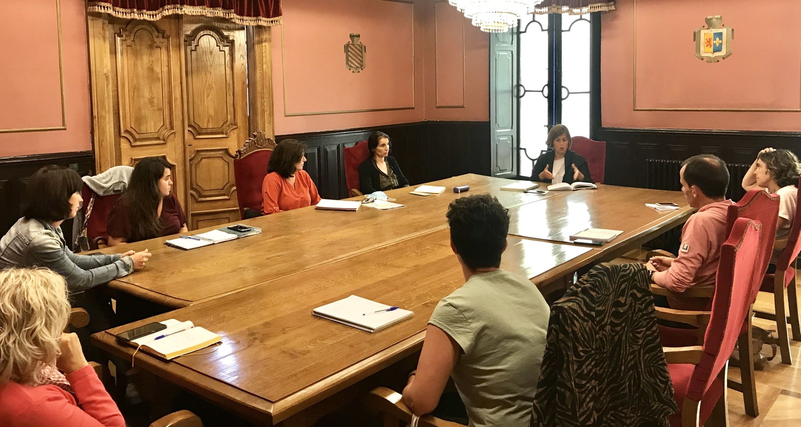 Ekainaren 12ra arte eman daiteke izena zaintzaileen kontrataziorako lan poltsan