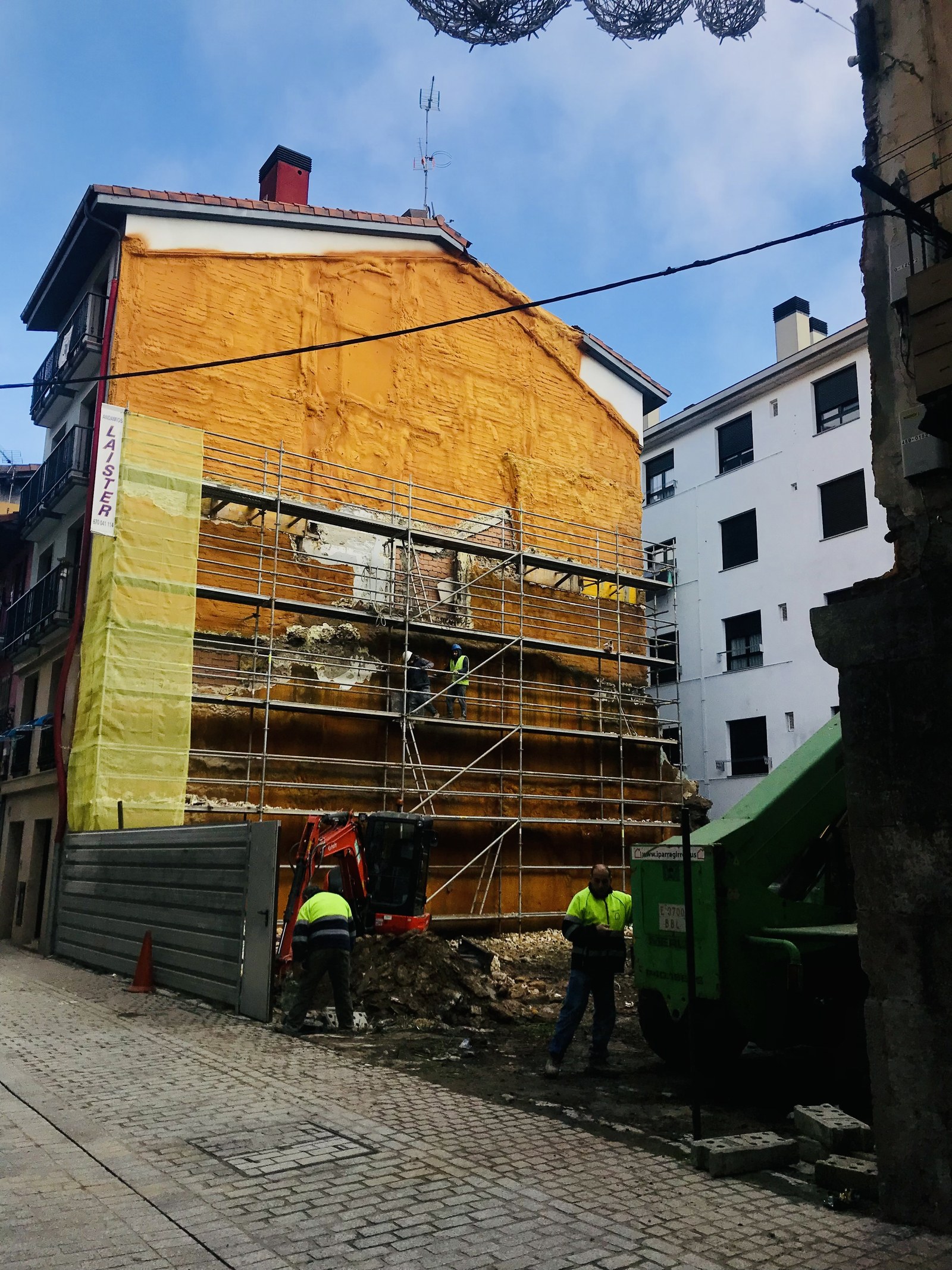 Elizkalean hasi dira etxebizitza tutelatuak egiteko obrak