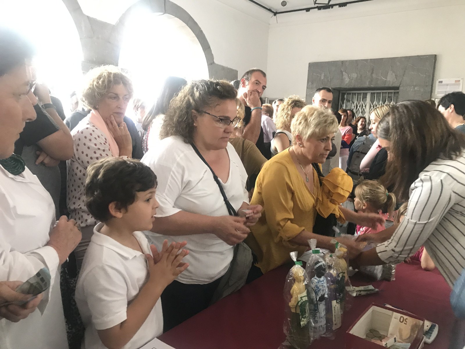 Erraldoien erreplika txikiak salgai izango dira Santo Tomas Egunean