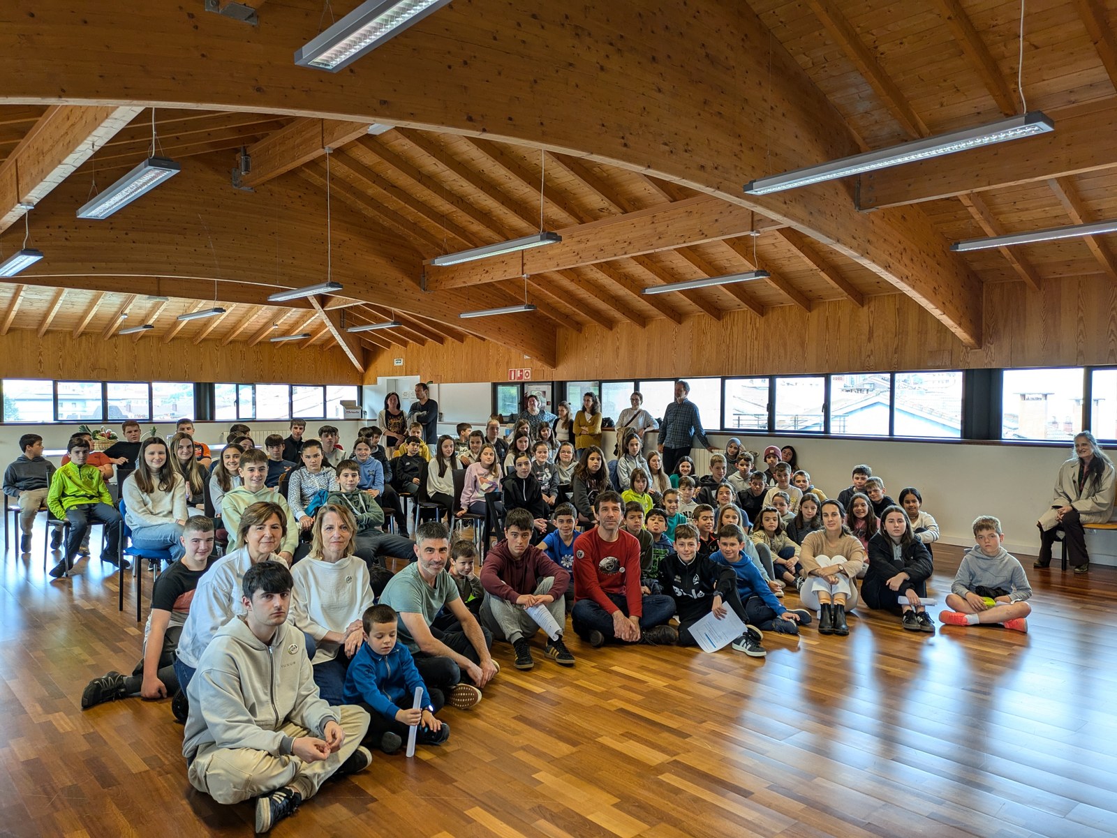 Eskolako Agenda 2030 programan egindako lana udal ordezkariei erakusteko eguna