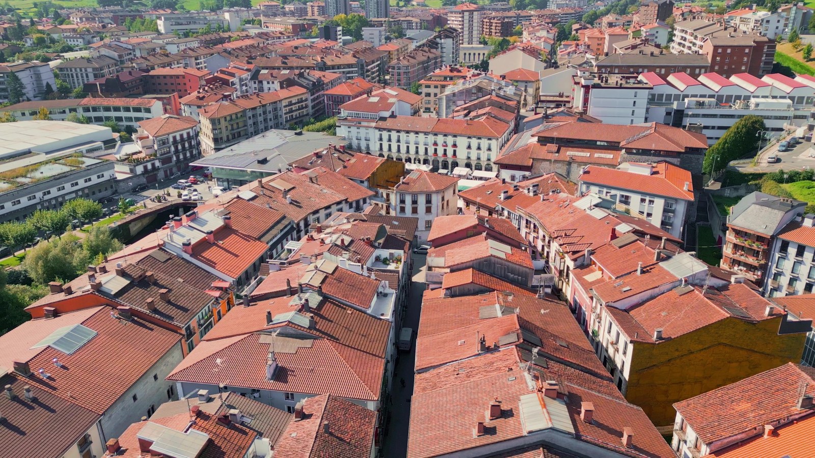 Etxe hutsak alokairura bideratzeko plana, martxan