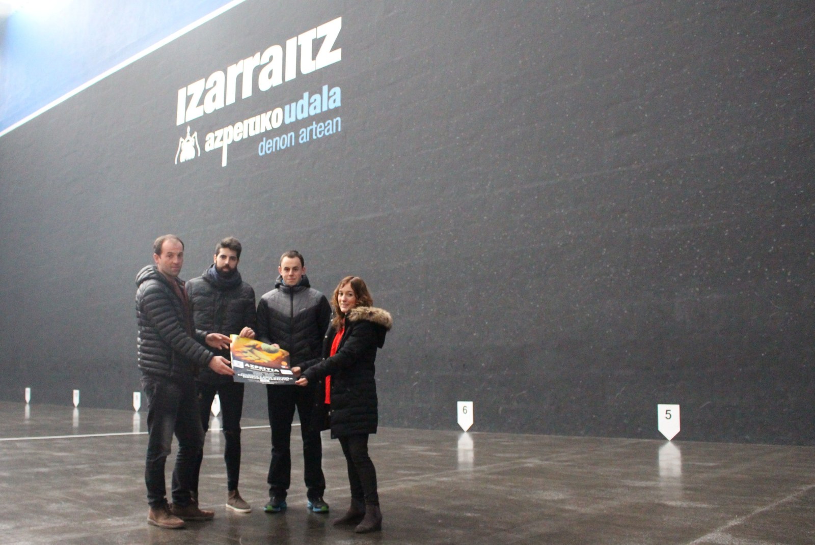 Ezkurdia-Ladis Galartza eta Irribarria-Zabaleta Eskuz Binakako Txapelketa Nagusiko final laurdenetako partida, ostiralean Azpeitian