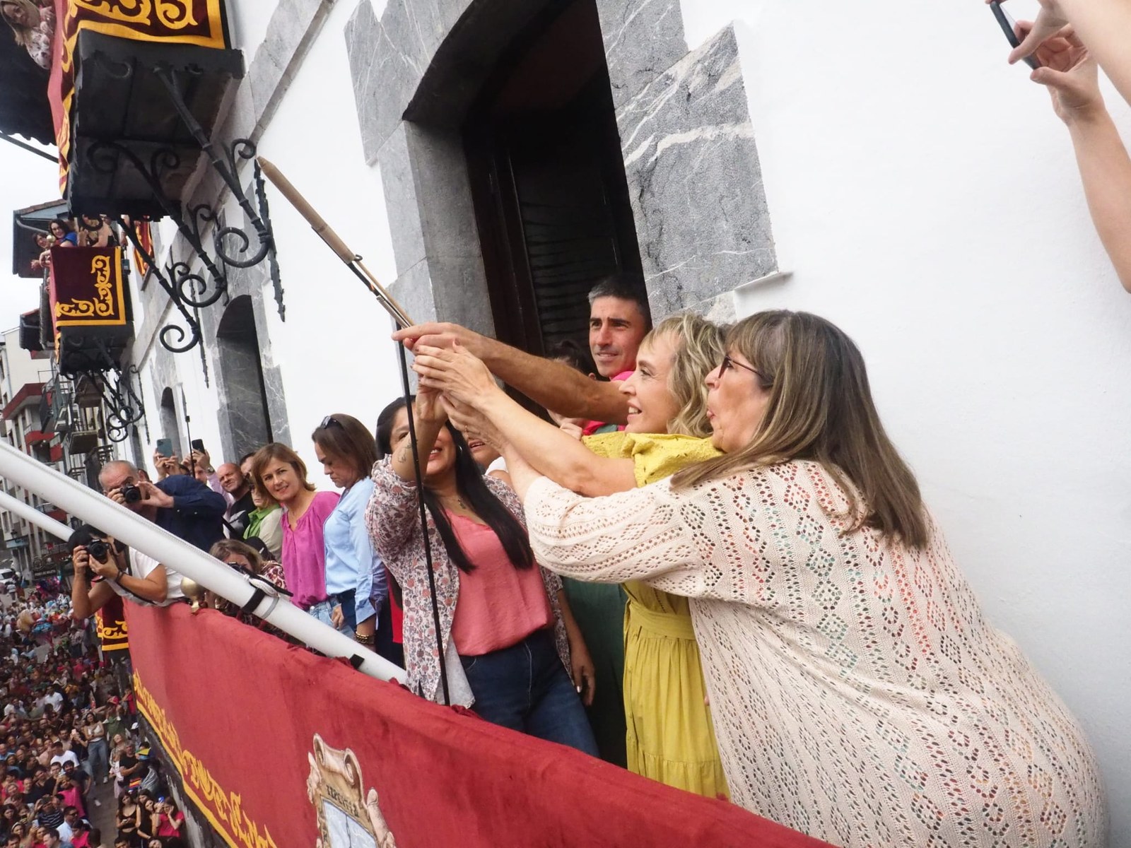 Festa giroa izan da nagusi saninazioetan