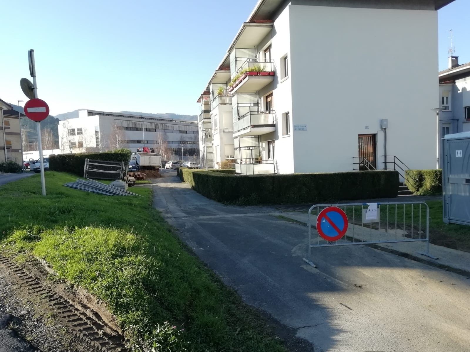 Garate Anaia auzoa eraberritzeko lanak hasi dira