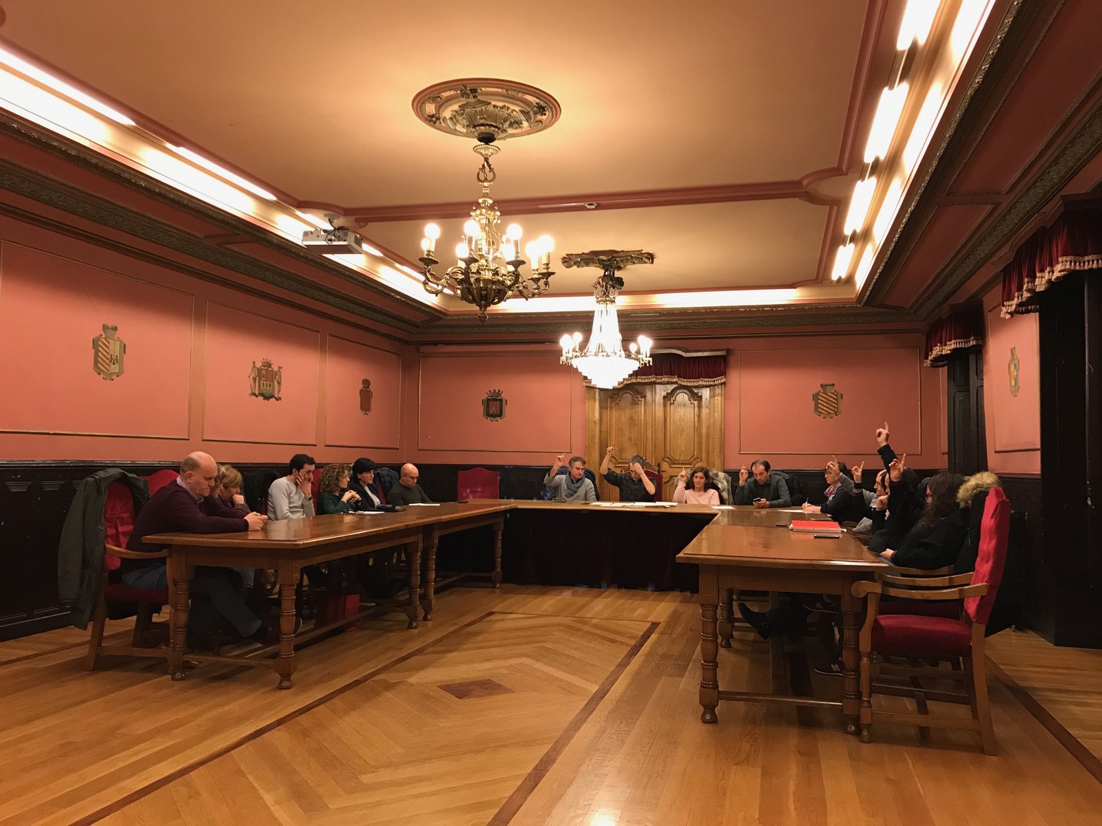 Gipuzkoako suhiltzaileen inguruko bi mozio onartu ziren atzoko plenoan