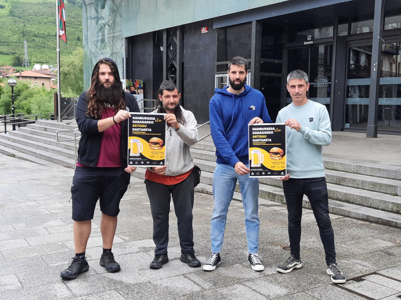 Hanburgesa eta garagardo artisau dastaketa egingo da larunbatean Azpeitian
