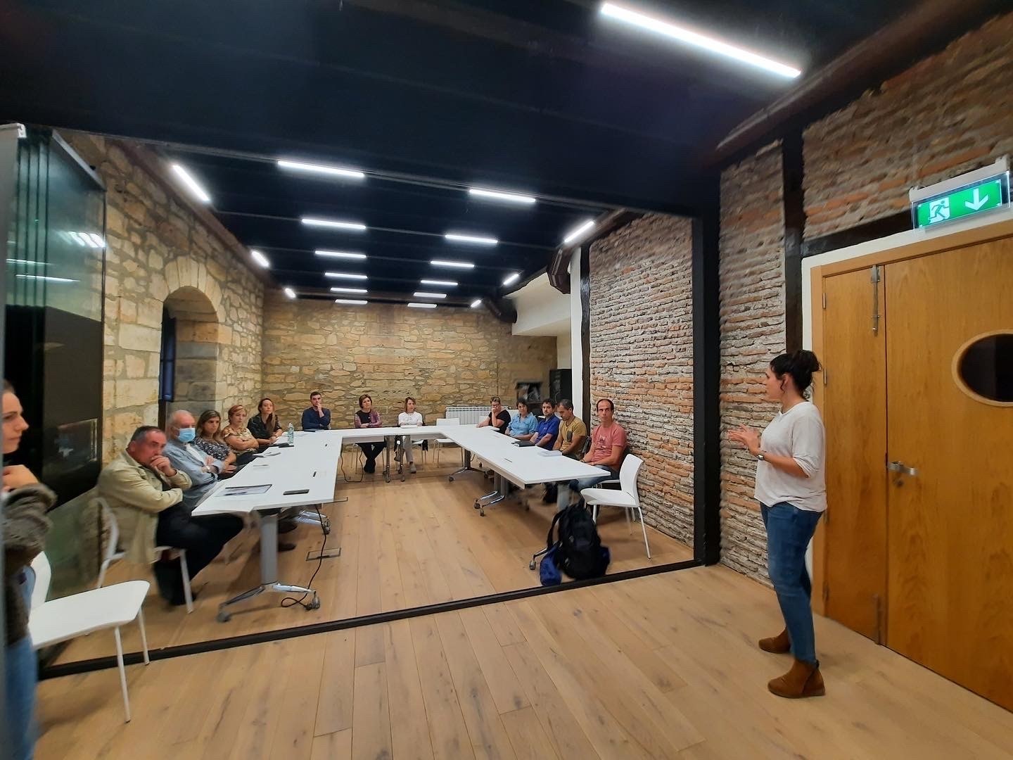 Hasi dira euskara plana osatzeko lan-saioak