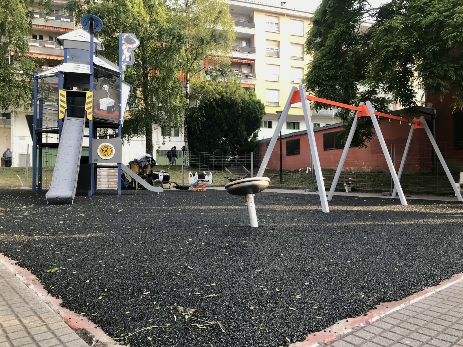 Hasi dira haur-parke berriak jartzen