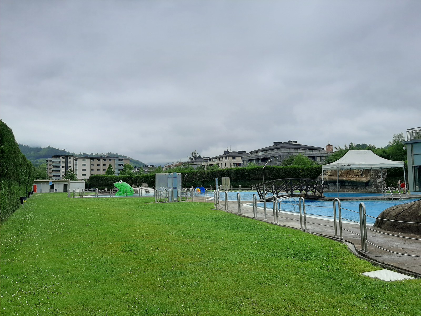 Hasi du aurtengo denboraldia kanpoko igerilekuak