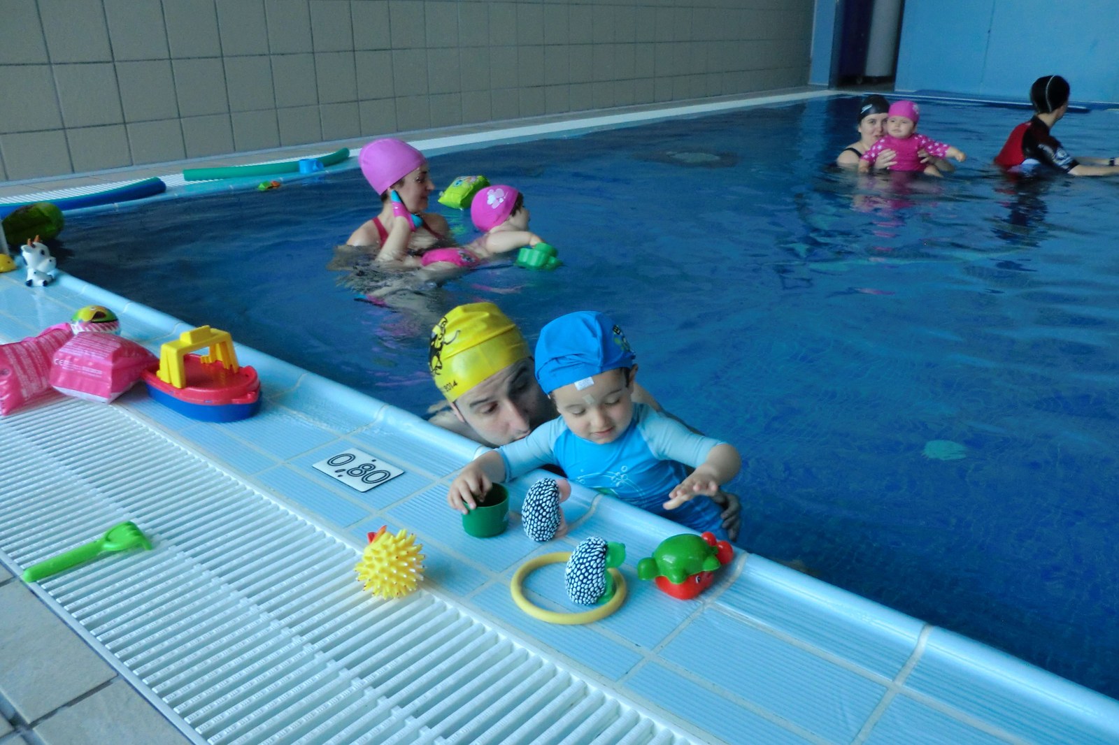 Haurren igeriketa ikastaroetan izena emateko epea, zabalik