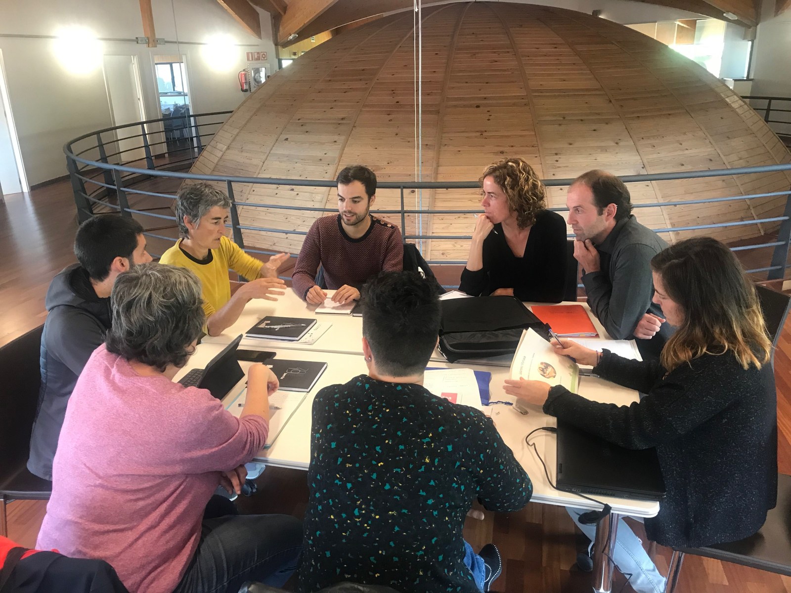 Herri hezitzaile filosofiako lan egiteko moduak herrian txertatzea erronka