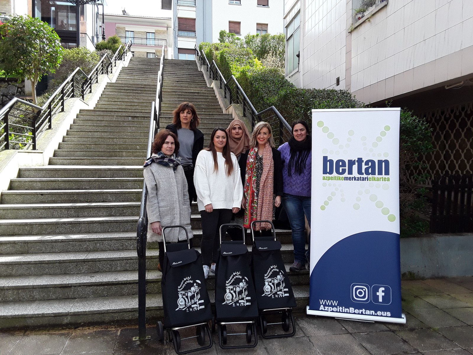 Herriko merkataritza sustatzeko 'Zuretzat opari' kanpaina abiatu da