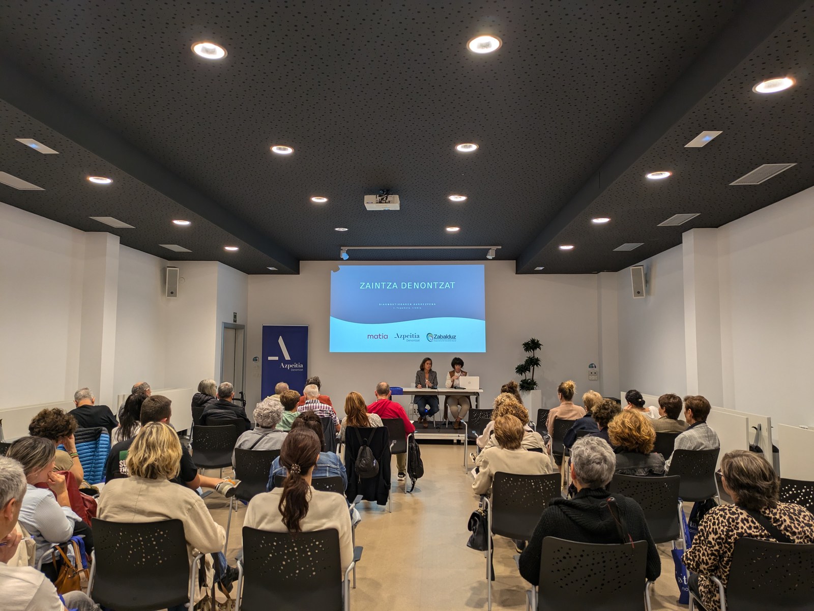 Beste hiru hitzordu, zaintzen gaineko lanketan jarraitzeko