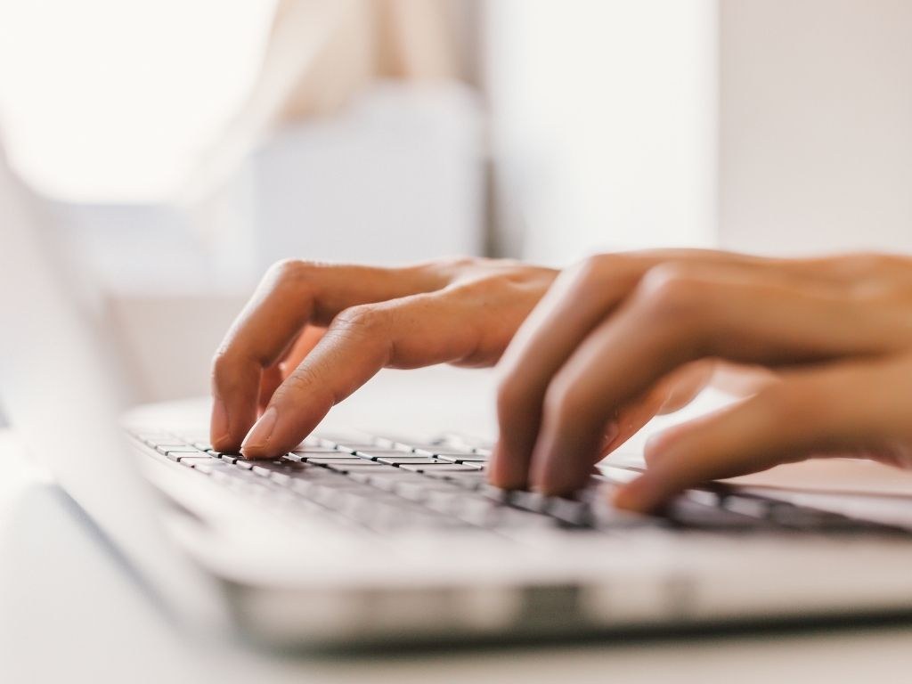 Informatikako arduraduna kontratatuko du Azpeitiko Udalak