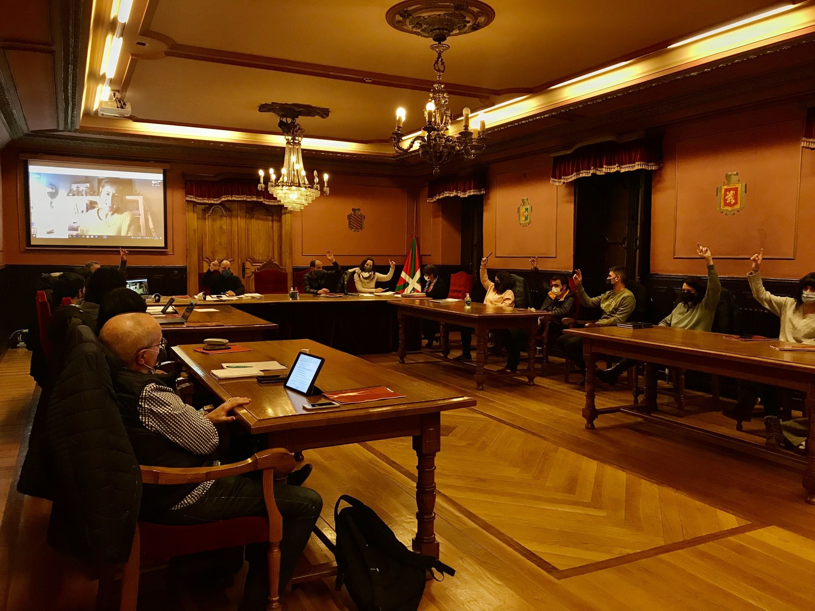 Interes publiko goreneko proiektuen erregulazio berriari  buruzko mozioa onartu du udalak