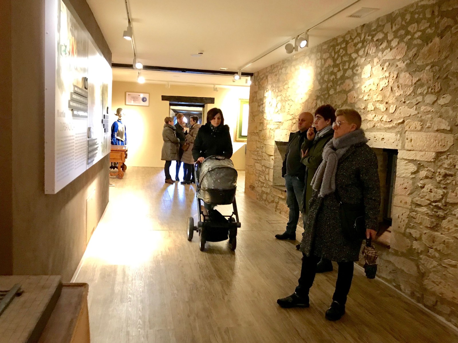 Jendetza ibili da asteburuan Basazabal Jauregian