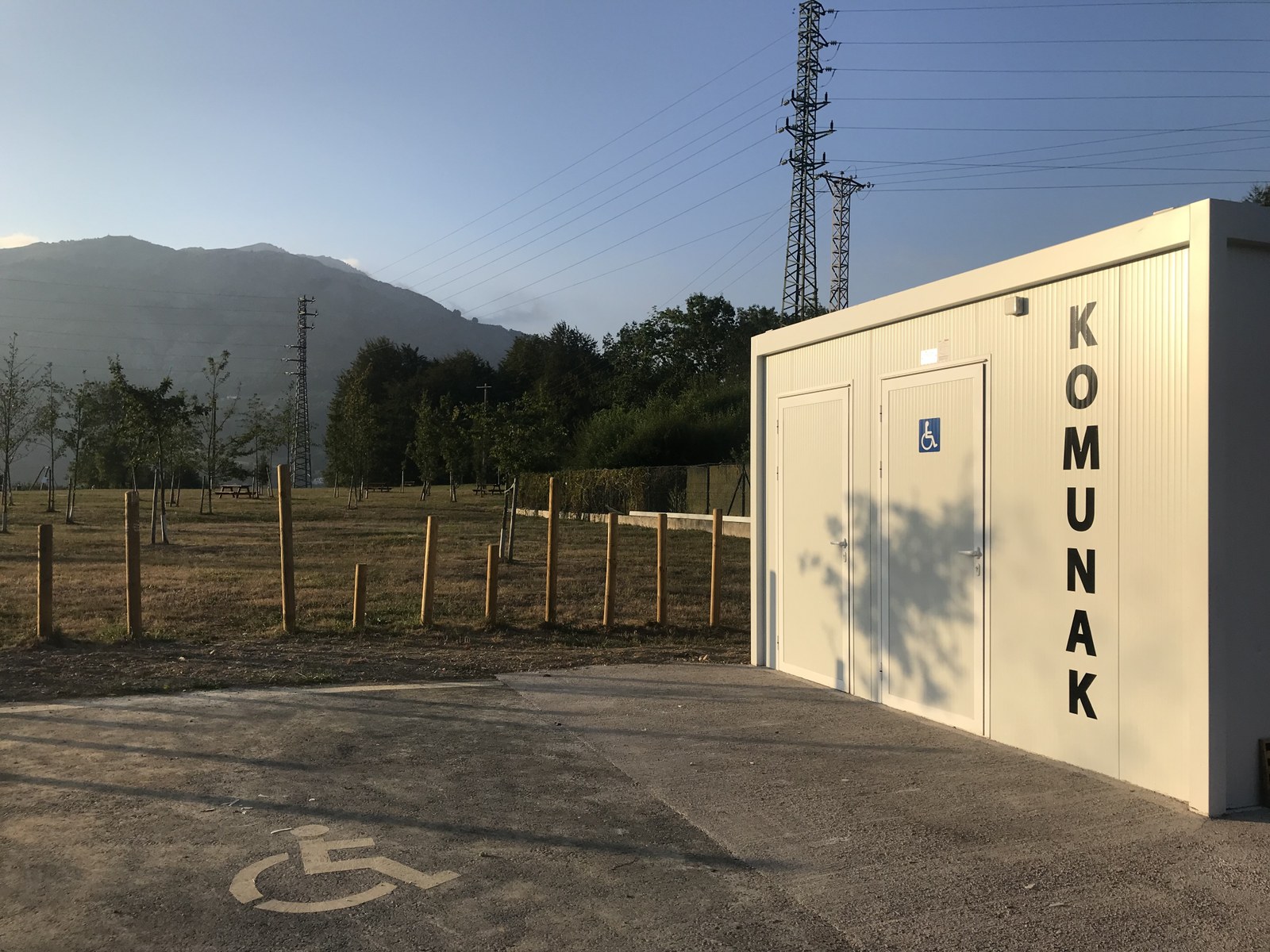 Komun publikoak, Goenan