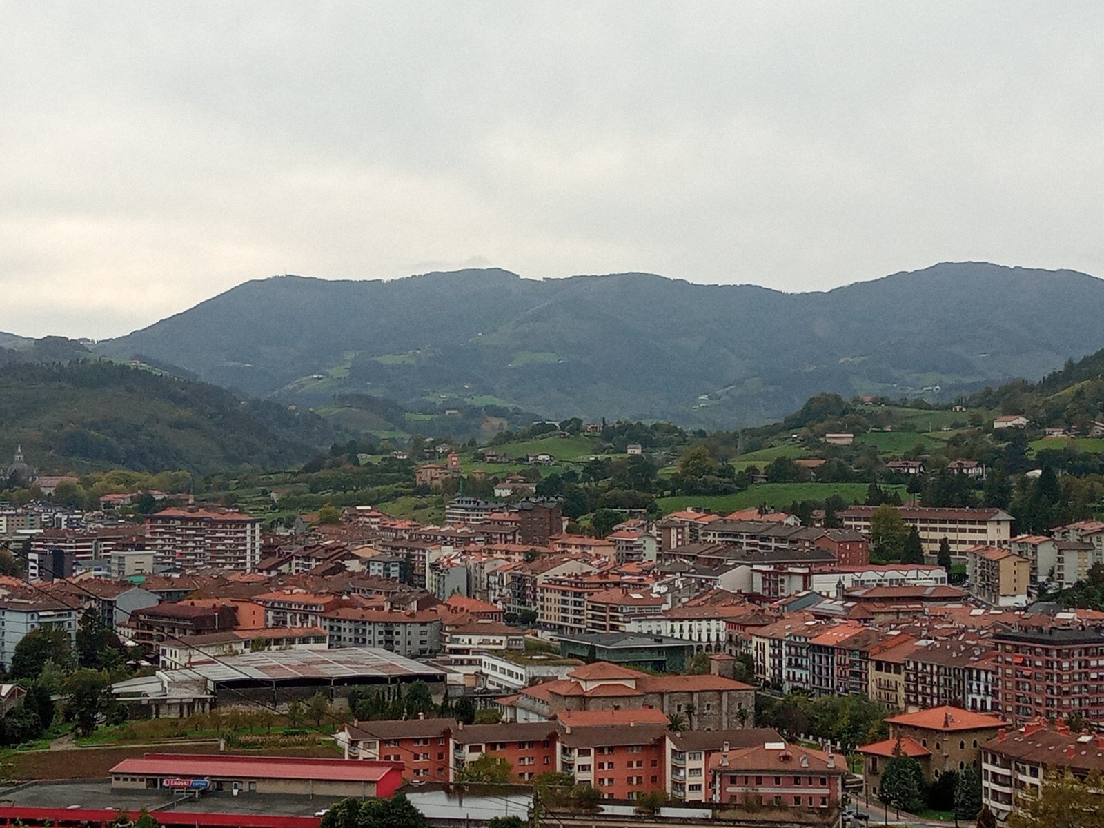 Landa auzoetan zaintza lanetan aritzen direnak ere, auzo-taxi programako onuradun