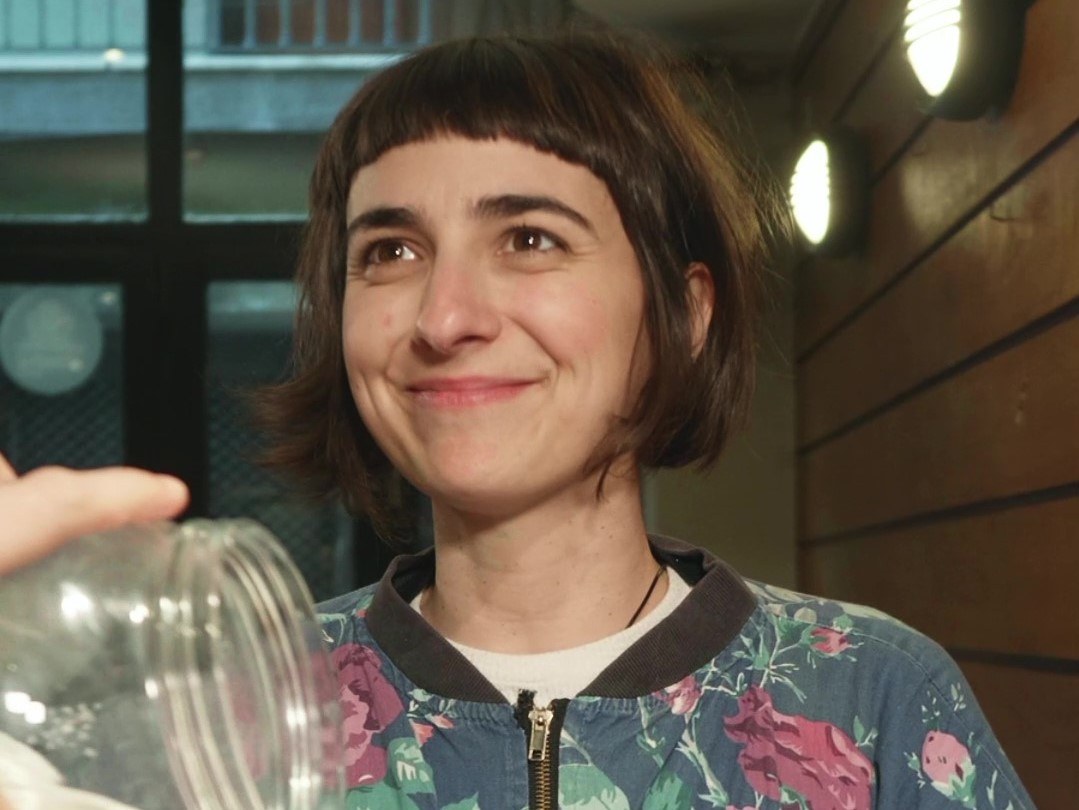 Lardaxka zerbitzuan landu daitezkeen hainbat gai, bideo laburretan