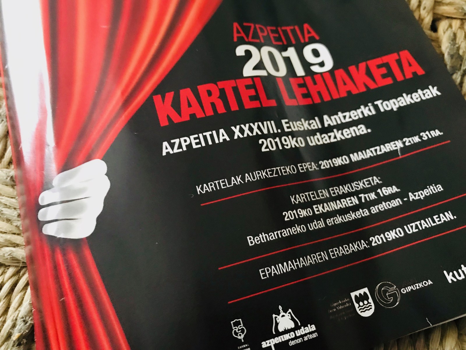 Maiatzaren 31n bukatuko da Euskal Antzerki Topaketetako kartel lehiaketara lanak aurkezteko epea