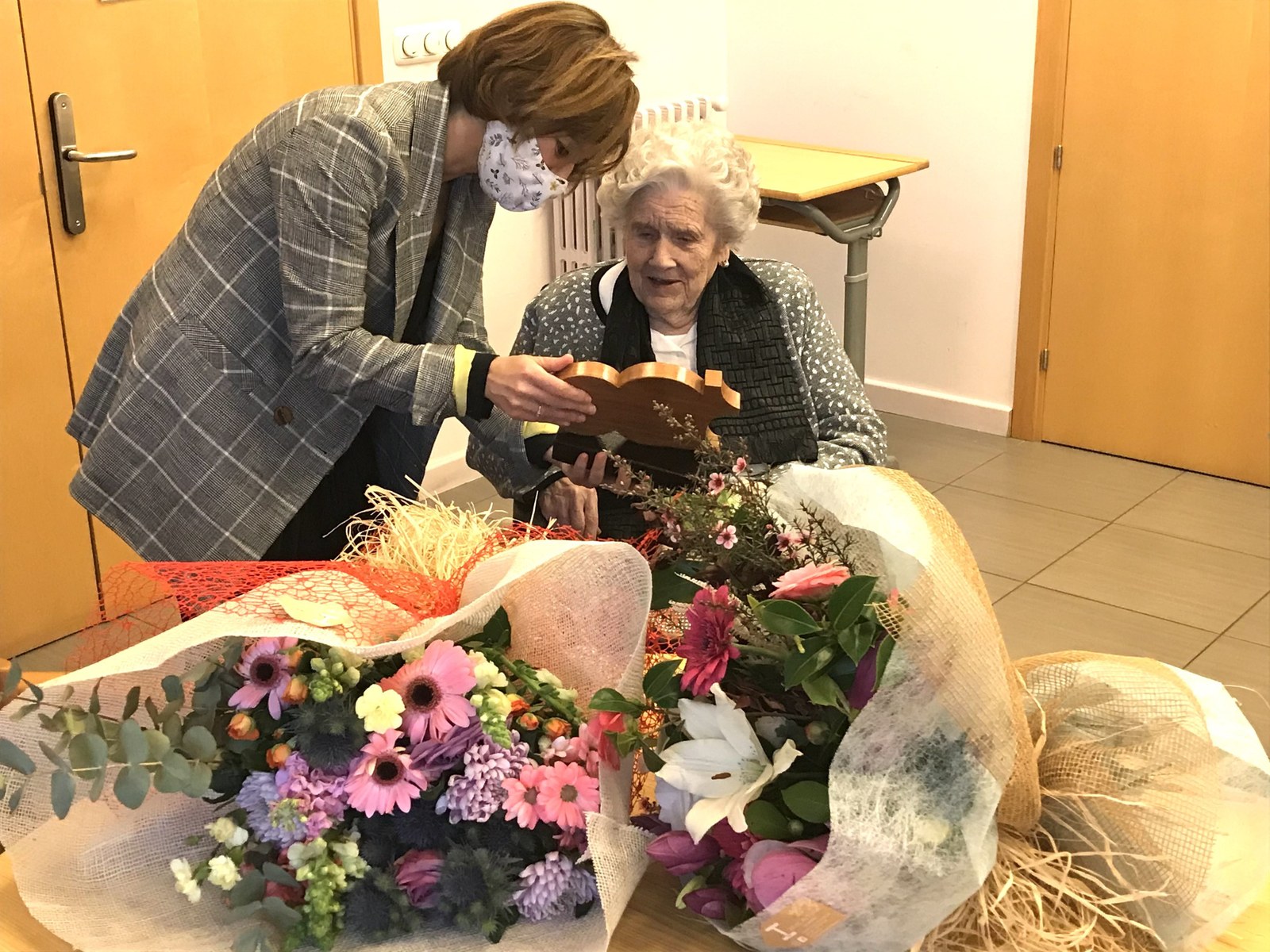 Maria Eizagirrek 100 urte egin dituen egunean, omenaldia egin dio udalak