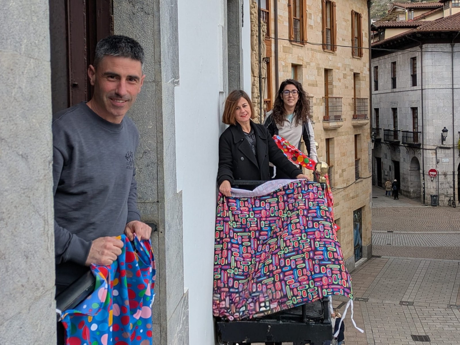 Ohiko osagaiekin datoz karnabalak