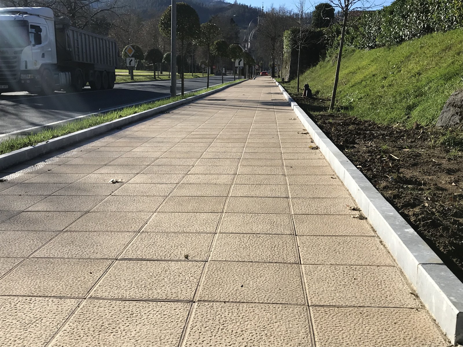 Oinezkoentzako irekita dago Loiolabide 34-36 zenbakien  arteko zatia