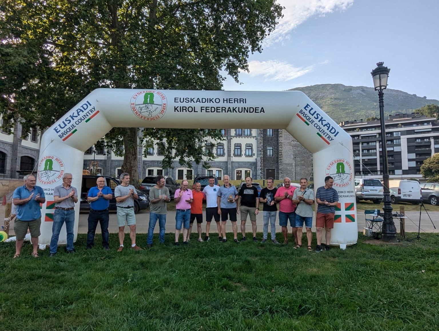 Omenaldia Nuarbeko sokatira taldeari