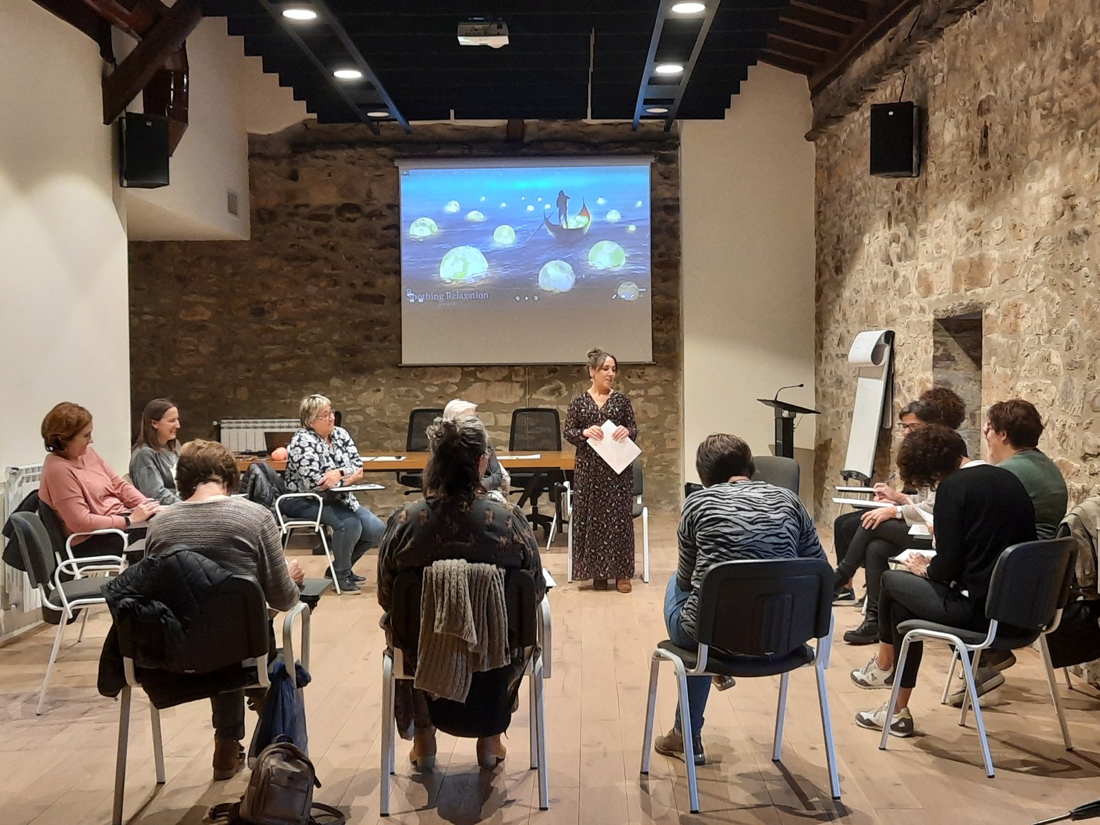 Ongizate emozionala eta autozainketa tailerrean bi talde osatu dira eta aste honetan eman diote hasiera saioei