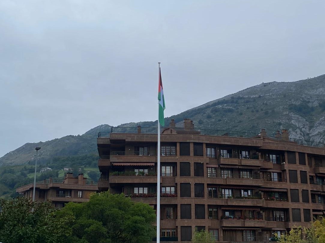 Palestinako bandera jarri du udalak Sanjuandegiko biribilgunean